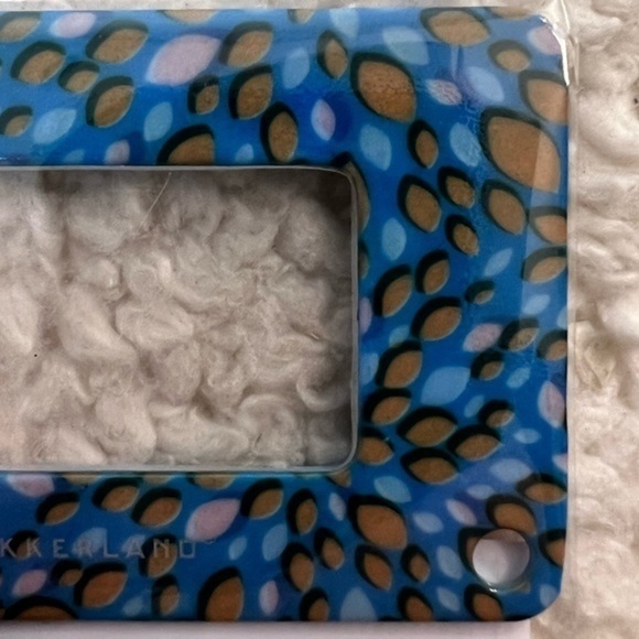 Kikkerland Pocket Magnifier Asst. Set of 4 - Picture 5 of 6